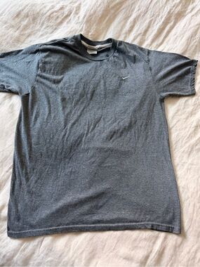 Nike Heather Gray Short Sleeve Crew T-Shirt with Swoosh